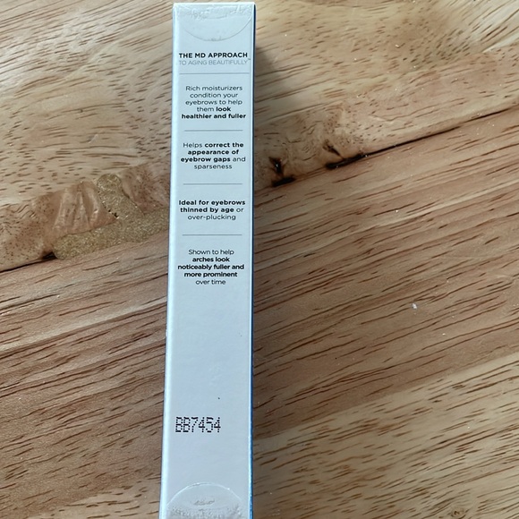New in box unopen packaging Beverly Hills MD Thick & Full Brow Enhancing Serum - Picture 5 of 6